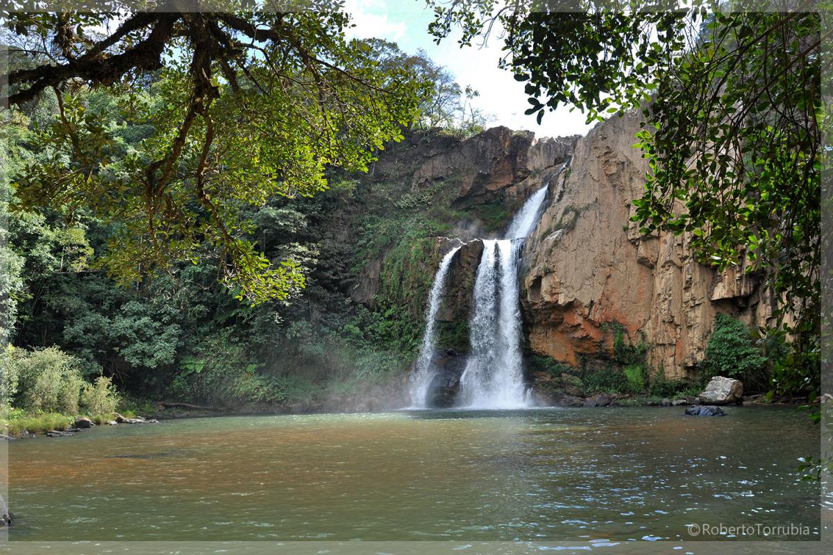 Cachoeira Fecho da Serra - Capitólio MG